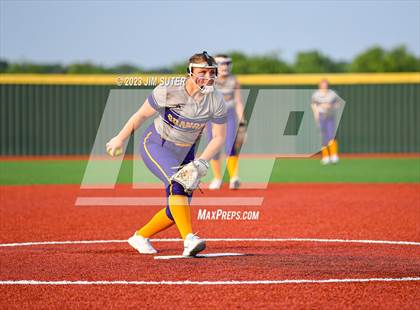 Thumbnail 2 in Granger vs Bremond (UIL 2A Reg IV Quarterfinal) photogallery.
