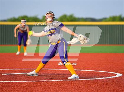 Thumbnail 2 in Granger vs Bremond (UIL 2A Reg IV Quarterfinal) photogallery.