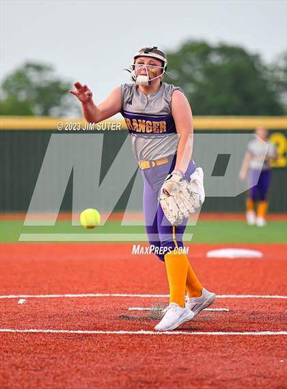 Thumbnail 1 in Granger vs Bremond (UIL 2A Reg IV Quarterfinal) photogallery.