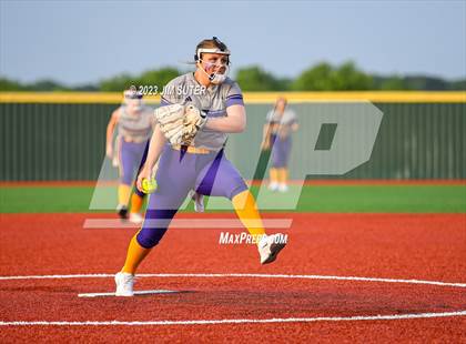 Thumbnail 1 in Granger vs Bremond (UIL 2A Reg IV Quarterfinal) photogallery.