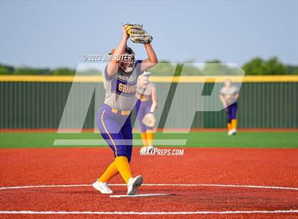 Thumbnail 1 in Granger vs Bremond (UIL 2A Reg IV Quarterfinal) photogallery.