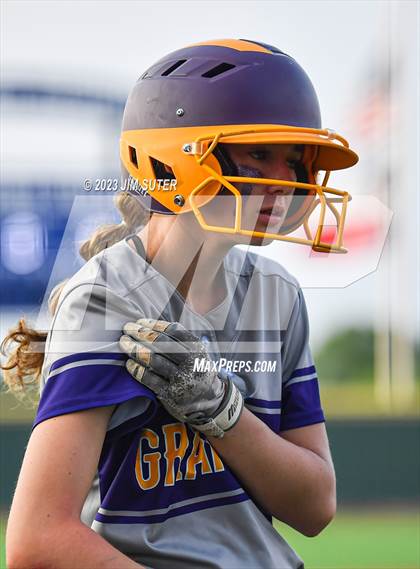 Thumbnail 1 in Granger vs Bremond (UIL 2A Reg IV Quarterfinal) photogallery.