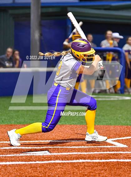 Thumbnail 1 in Granger vs Bremond (UIL 2A Reg IV Quarterfinal) photogallery.