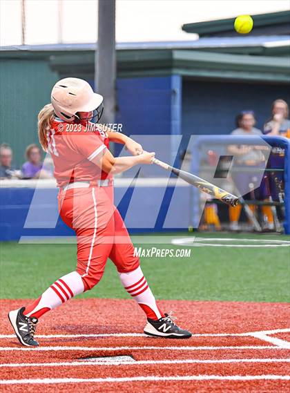 Thumbnail 3 in Granger vs Bremond (UIL 2A Reg IV Quarterfinal) photogallery.