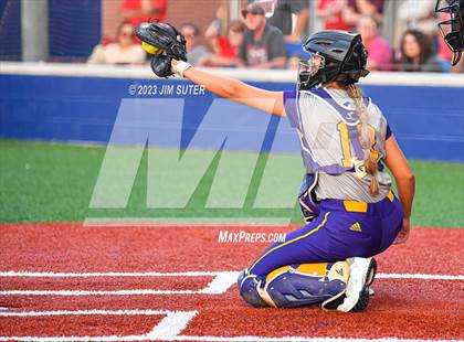 Thumbnail 1 in Granger vs Bremond (UIL 2A Reg IV Quarterfinal) photogallery.