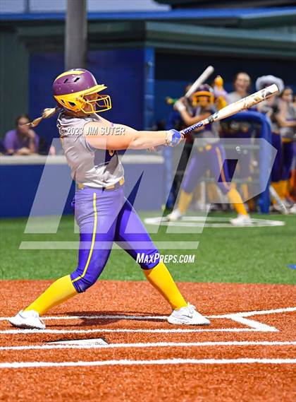 Thumbnail 3 in Granger vs Bremond (UIL 2A Reg IV Quarterfinal) photogallery.