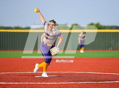 Thumbnail 2 in Granger vs Bremond (UIL 2A Reg IV Quarterfinal) photogallery.