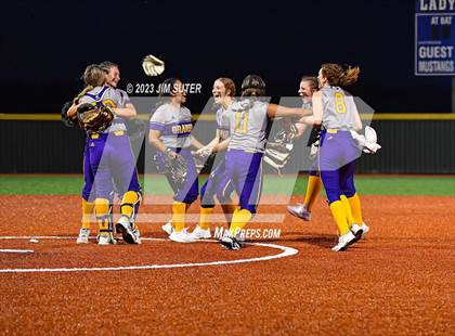 Thumbnail 3 in Granger vs Bremond (UIL 2A Reg IV Quarterfinal) photogallery.