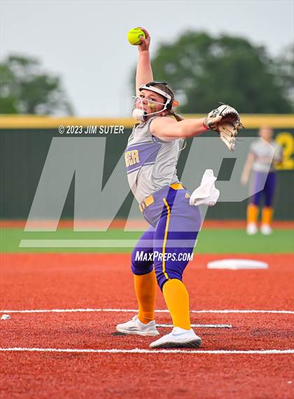 Thumbnail 2 in Granger vs Bremond (UIL 2A Reg IV Quarterfinal) photogallery.