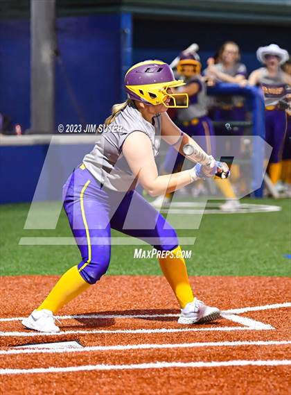 Thumbnail 2 in Granger vs Bremond (UIL 2A Reg IV Quarterfinal) photogallery.