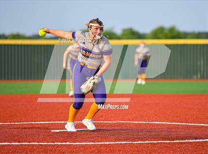 Thumbnail 3 in Granger vs Bremond (UIL 2A Reg IV Quarterfinal) photogallery.