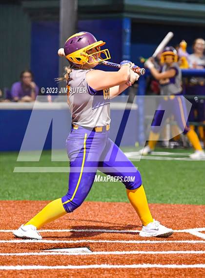 Thumbnail 1 in Granger vs Bremond (UIL 2A Reg IV Quarterfinal) photogallery.