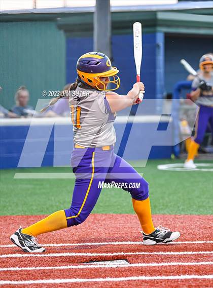 Thumbnail 2 in Granger vs Bremond (UIL 2A Reg IV Quarterfinal) photogallery.