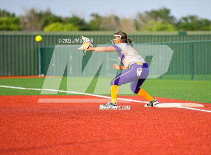 Thumbnail 2 in Granger vs Bremond (UIL 2A Reg IV Quarterfinal) photogallery.