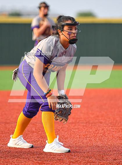 Thumbnail 2 in Granger vs Bremond (UIL 2A Reg IV Quarterfinal) photogallery.