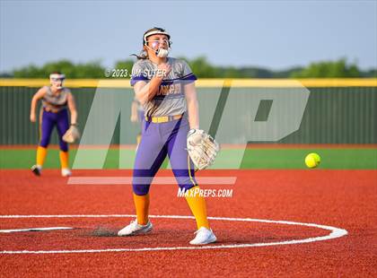 Thumbnail 3 in Granger vs Bremond (UIL 2A Reg IV Quarterfinal) photogallery.