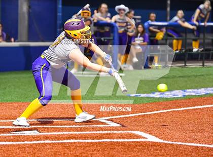 Thumbnail 3 in Granger vs Bremond (UIL 2A Reg IV Quarterfinal) photogallery.