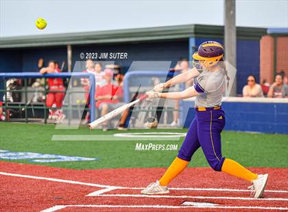 Thumbnail 3 in Granger vs Bremond (UIL 2A Reg IV Quarterfinal) photogallery.