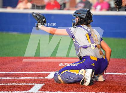Thumbnail 1 in Granger vs Bremond (UIL 2A Reg IV Quarterfinal) photogallery.