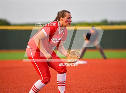 Thumbnail 1 in Granger vs Bremond (UIL 2A Reg IV Quarterfinal) photogallery.