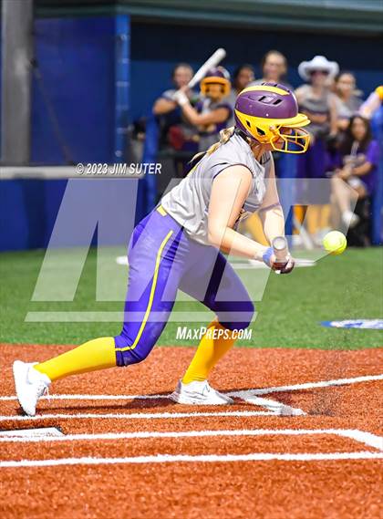 Thumbnail 1 in Granger vs Bremond (UIL 2A Reg IV Quarterfinal) photogallery.