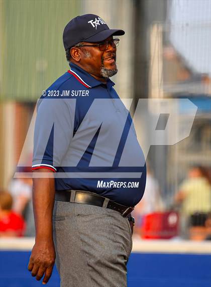 Thumbnail 3 in Granger vs Bremond (UIL 2A Reg IV Quarterfinal) photogallery.