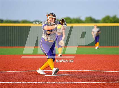Thumbnail 2 in Granger vs Bremond (UIL 2A Reg IV Quarterfinal) photogallery.