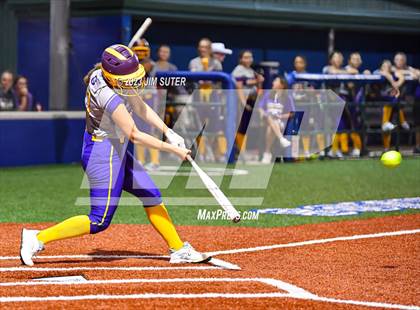 Thumbnail 2 in Granger vs Bremond (UIL 2A Reg IV Quarterfinal) photogallery.