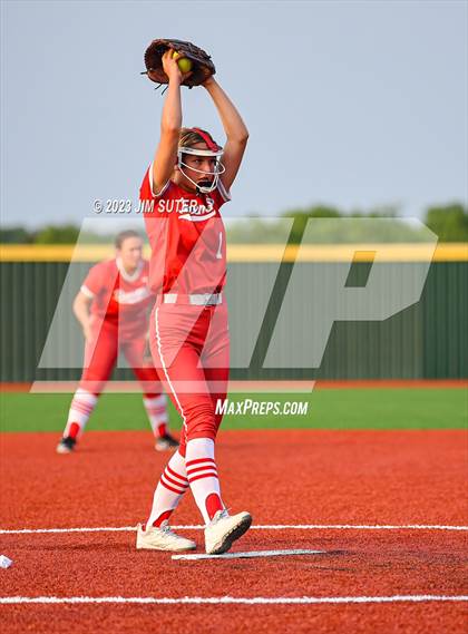Thumbnail 3 in Granger vs Bremond (UIL 2A Reg IV Quarterfinal) photogallery.