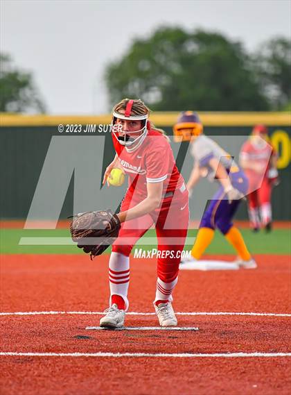Thumbnail 1 in Granger vs Bremond (UIL 2A Reg IV Quarterfinal) photogallery.