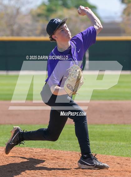Thumbnail 3 in Santa Barbara vs. Ridgeview (Coach Bob Invitational) photogallery.
