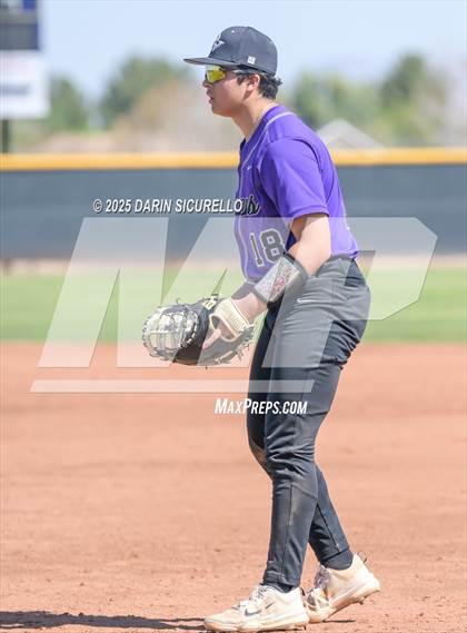 Thumbnail 2 in Santa Barbara vs. Ridgeview (Coach Bob Invitational) photogallery.