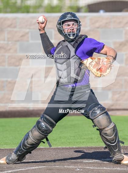 Thumbnail 3 in Santa Barbara vs. Ridgeview (Coach Bob Invitational) photogallery.