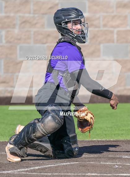 Thumbnail 2 in Santa Barbara vs. Ridgeview (Coach Bob Invitational) photogallery.