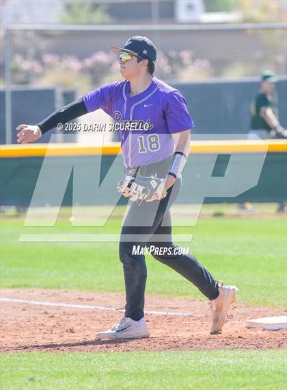 Thumbnail 2 in Santa Barbara vs. Ridgeview (Coach Bob Invitational) photogallery.