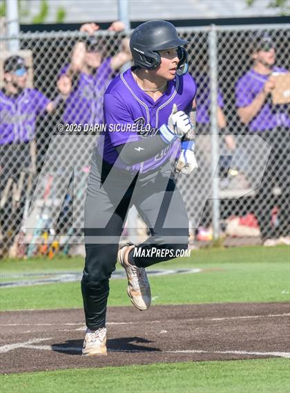 Thumbnail 2 in Santa Barbara vs. Ridgeview (Coach Bob Invitational) photogallery.