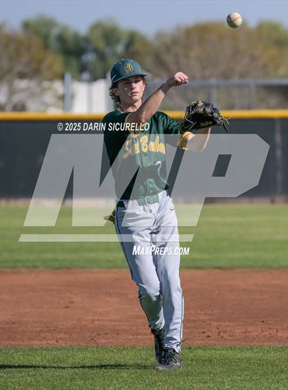 Thumbnail 1 in Santa Barbara vs. Ridgeview (Coach Bob Invitational) photogallery.