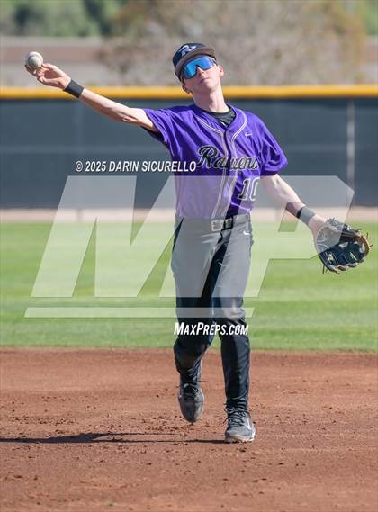 Thumbnail 2 in Santa Barbara vs. Ridgeview (Coach Bob Invitational) photogallery.