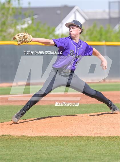 Thumbnail 3 in Santa Barbara vs. Ridgeview (Coach Bob Invitational) photogallery.