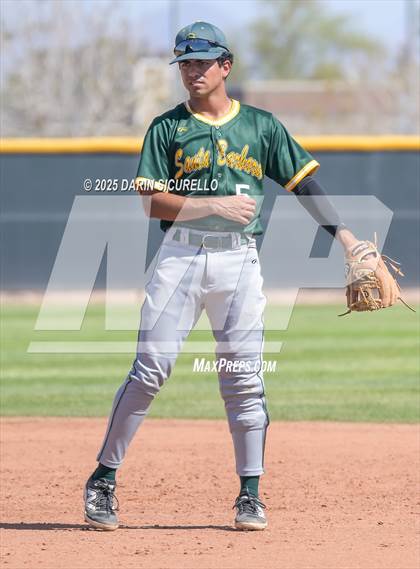 Thumbnail 2 in Santa Barbara vs. Ridgeview (Coach Bob Invitational) photogallery.