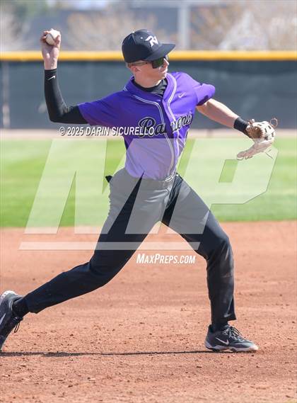 Thumbnail 3 in Santa Barbara vs. Ridgeview (Coach Bob Invitational) photogallery.