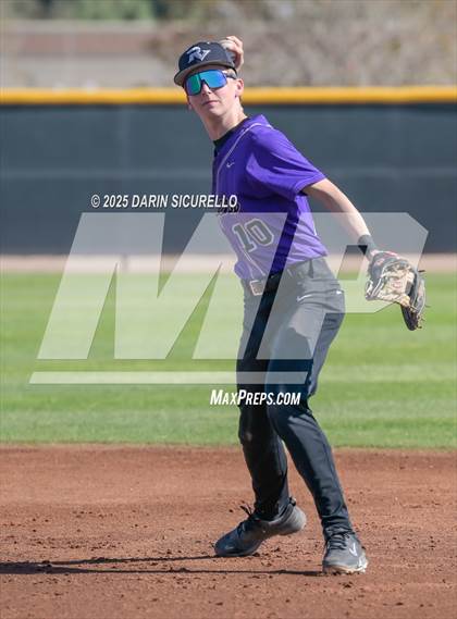 Thumbnail 2 in Santa Barbara vs. Ridgeview (Coach Bob Invitational) photogallery.