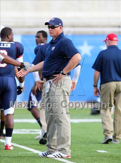 Thumbnail 2 in USA Team vs. World Team (International Bowl) photogallery.