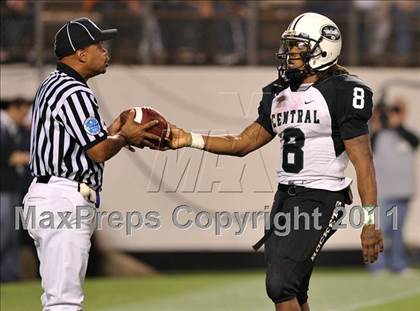 Thumbnail 2 in Dr. Phillips vs. Central (FHSAA 6A Final)  photogallery.
