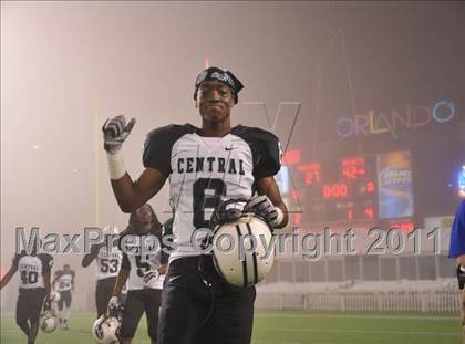 Thumbnail 3 in Dr. Phillips vs. Central (FHSAA 6A Final)  photogallery.