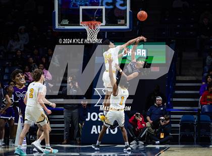 Thumbnail 1 in Middletown @ Centerville (OHSAA Division I Region 4 District Final) photogallery.