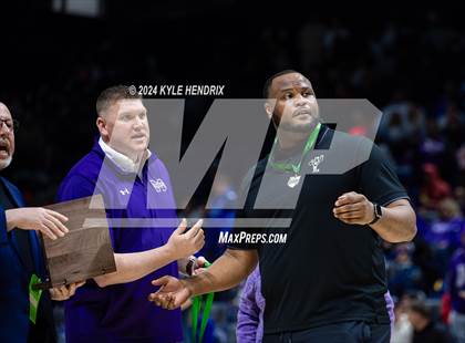 Thumbnail 1 in Middletown @ Centerville (OHSAA Division I Region 4 District Final) photogallery.