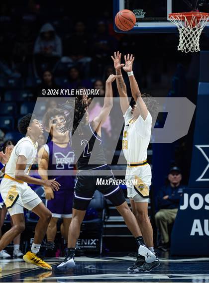Thumbnail 2 in Middletown @ Centerville (OHSAA Division I Region 4 District Final) photogallery.