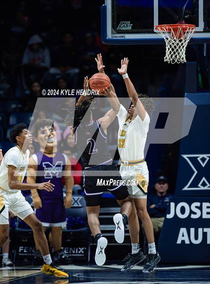 Thumbnail 1 in Middletown @ Centerville (OHSAA Division I Region 4 District Final) photogallery.