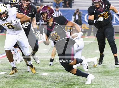 Thumbnail 3 in Salpointe Catholic vs. Saguaro  (AIA 4A Final) photogallery.